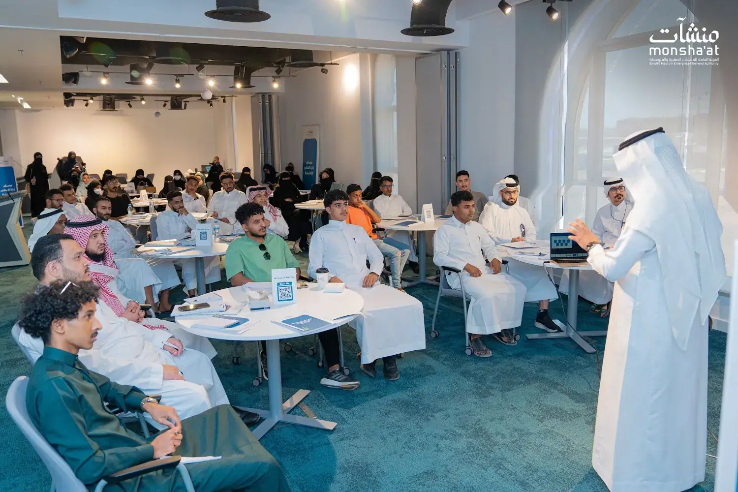 تقديم معسكر التجارة الإلكترونية لدى منشآت